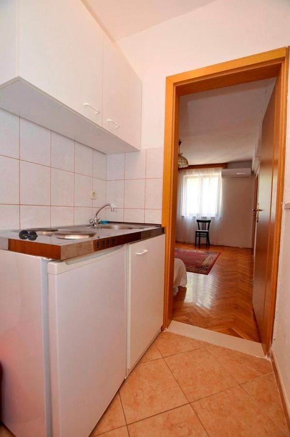 Apartmani More 드레베니크 외부 사진